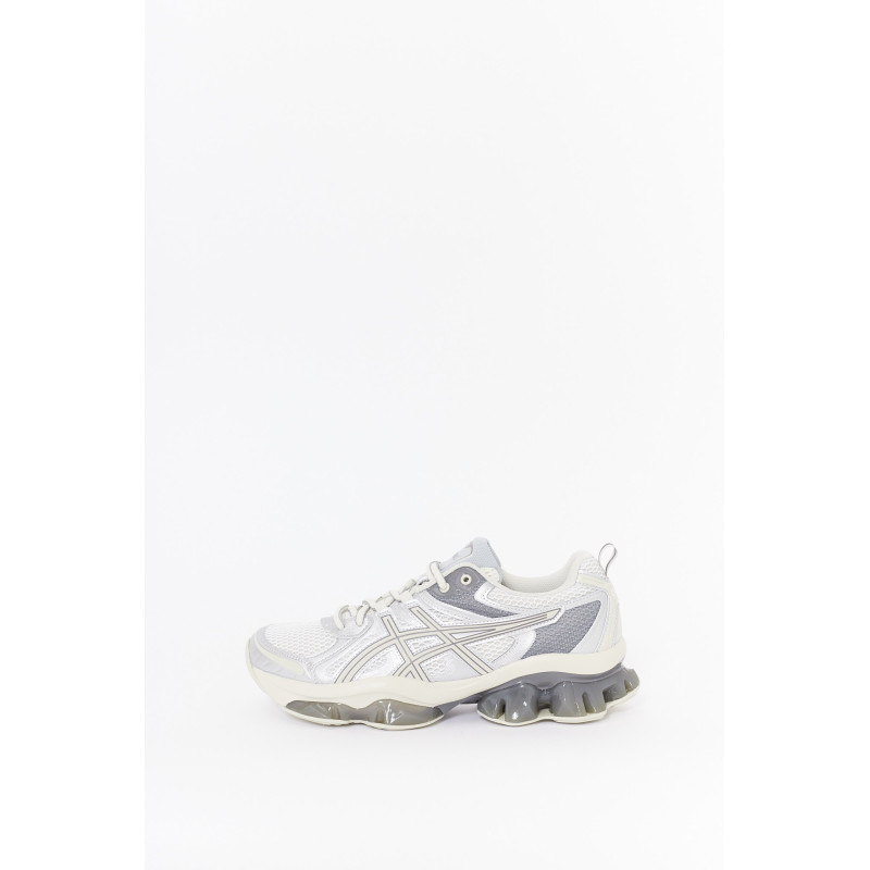 ASICS WHITE LIGHT DUST GEL QUANTUM KINETIC SNEAKERS
