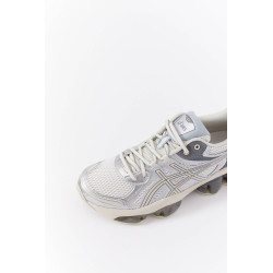 ASICS WHITE LIGHT DUST GEL QUANTUM KINETIC SNEAKERS
