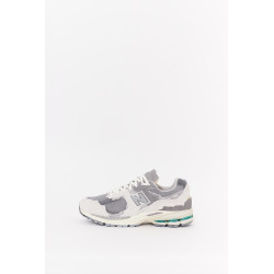 NEW BALANCE RAIN CLOUD 2002R SNEAKERS