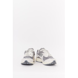 NEW BALANCE RAIN CLOUD 2002R SNEAKERS