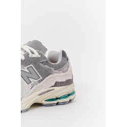 NEW BALANCE RAIN CLOUD 2002R SNEAKERS